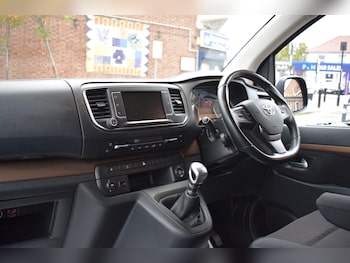 Used Toyota PROACE CITY Verso 2020 for sale - 76314261: Photo 2