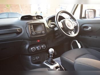 Used Jeep Renegade 2017 for sale - 76246957: Photo