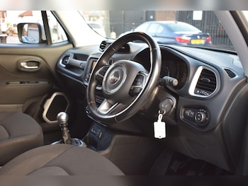 Used Jeep Renegade 2017 for sale - 76246957: Photo