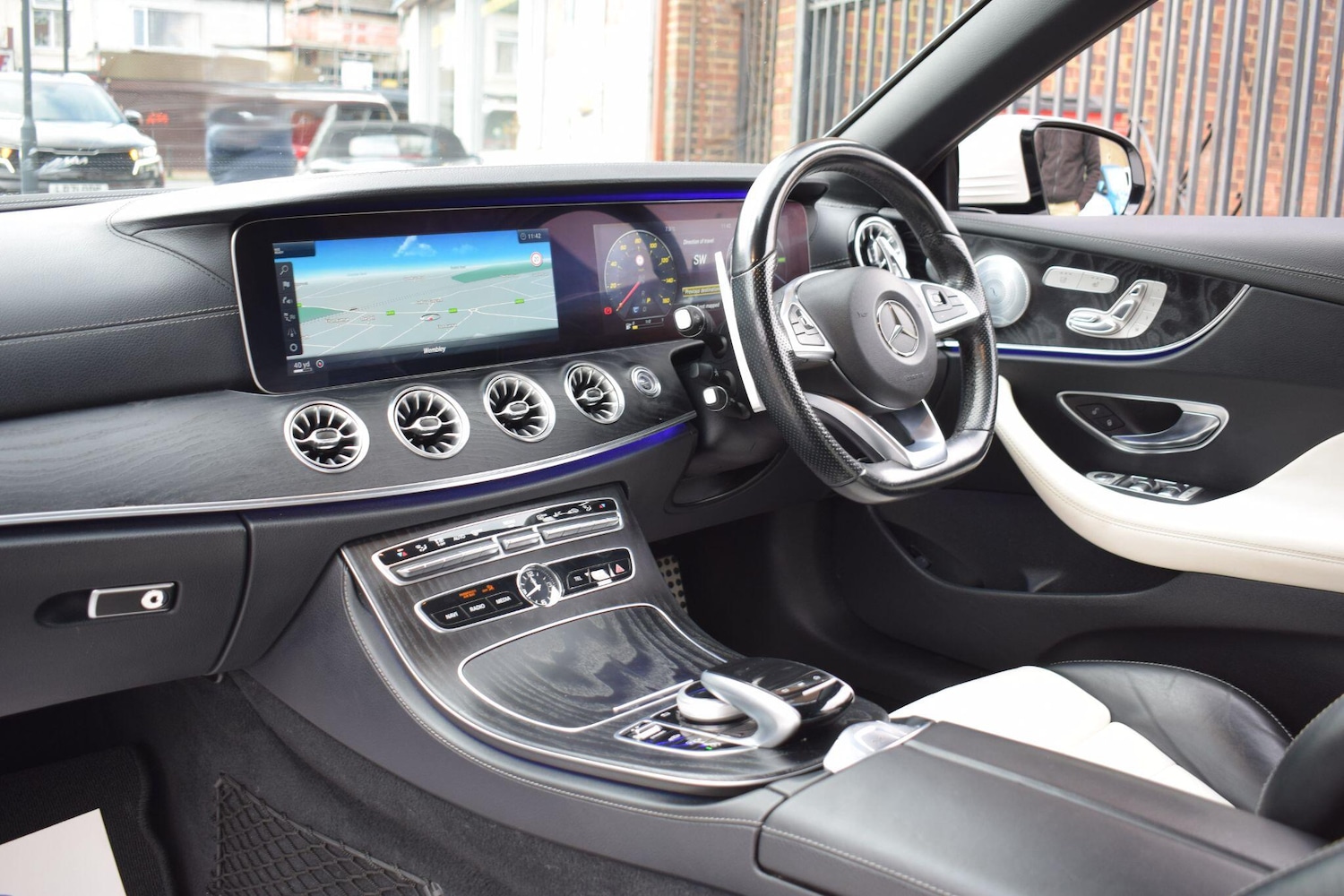 Used Mercedes-Benz E Class 2018 for sale - 76689766: Photo 2