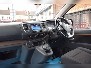 Used Toyota PROACE CITY Verso 2019 for sale - 75268181: Photo