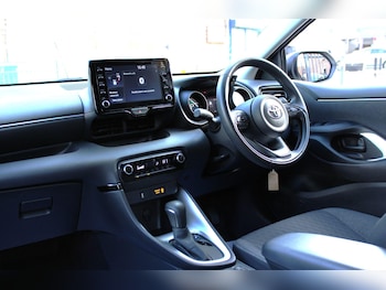 Used Toyota Yaris 2023 for sale - 78276463: Photo