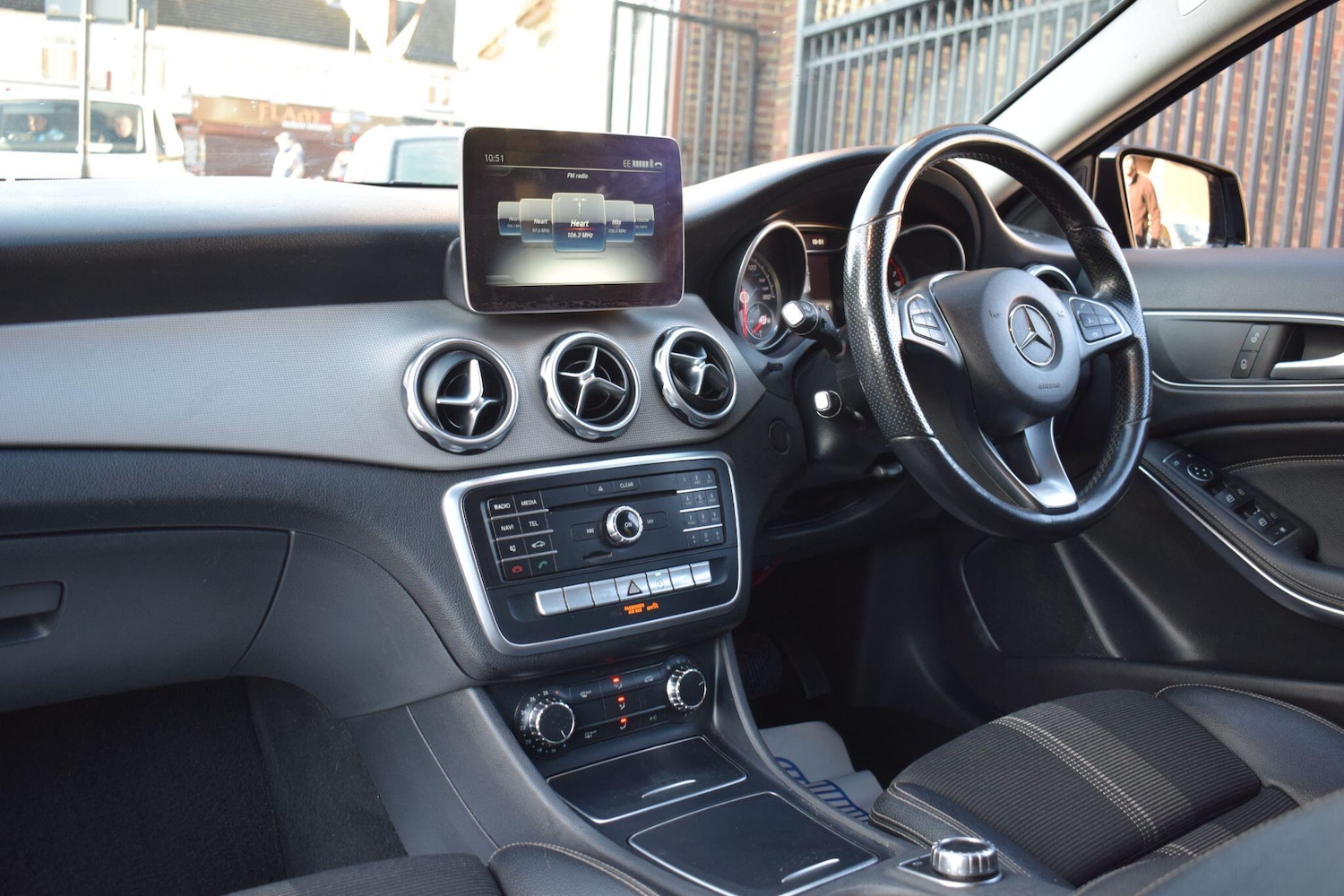 Used Mercedes-Benz GLA 2019 for sale - 76935768: Photo 2