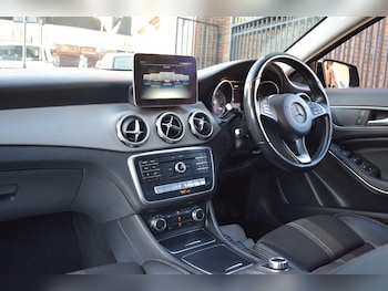 Used Mercedes-Benz GLA 2019 for sale - 76935768: Photo