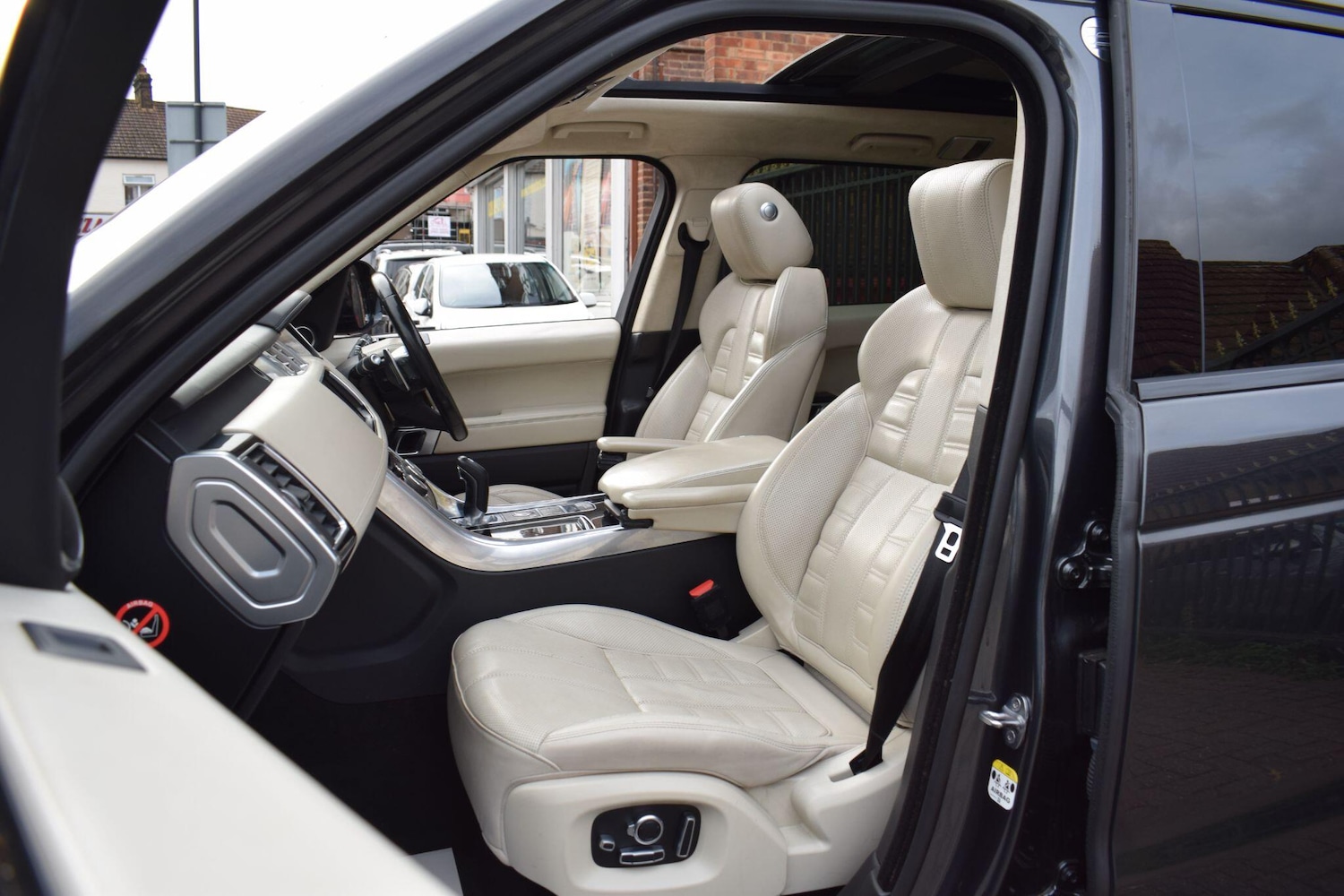 Used Land Rover Range Rover Sport 2016 for sale - 76349372: Photo 10
