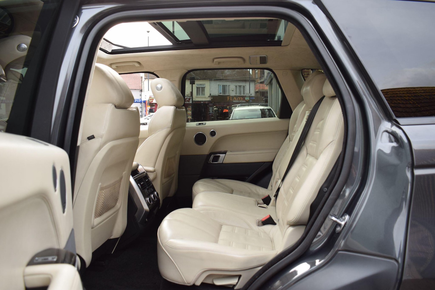 Used Land Rover Range Rover Sport 2016 for sale - 76349372: Photo 12