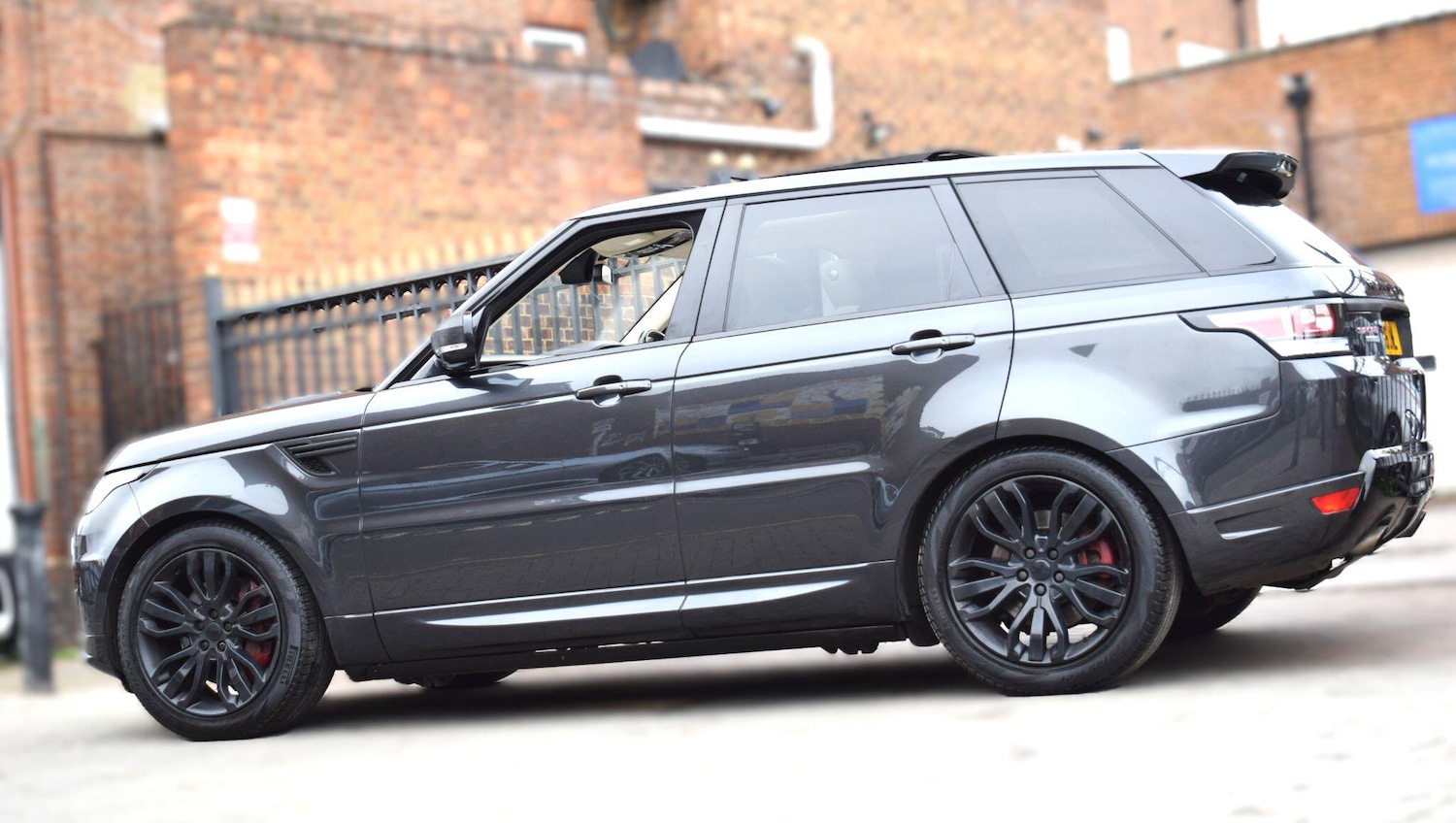 Used Land Rover Range Rover Sport 2016 for sale - 76349372: Photo 16