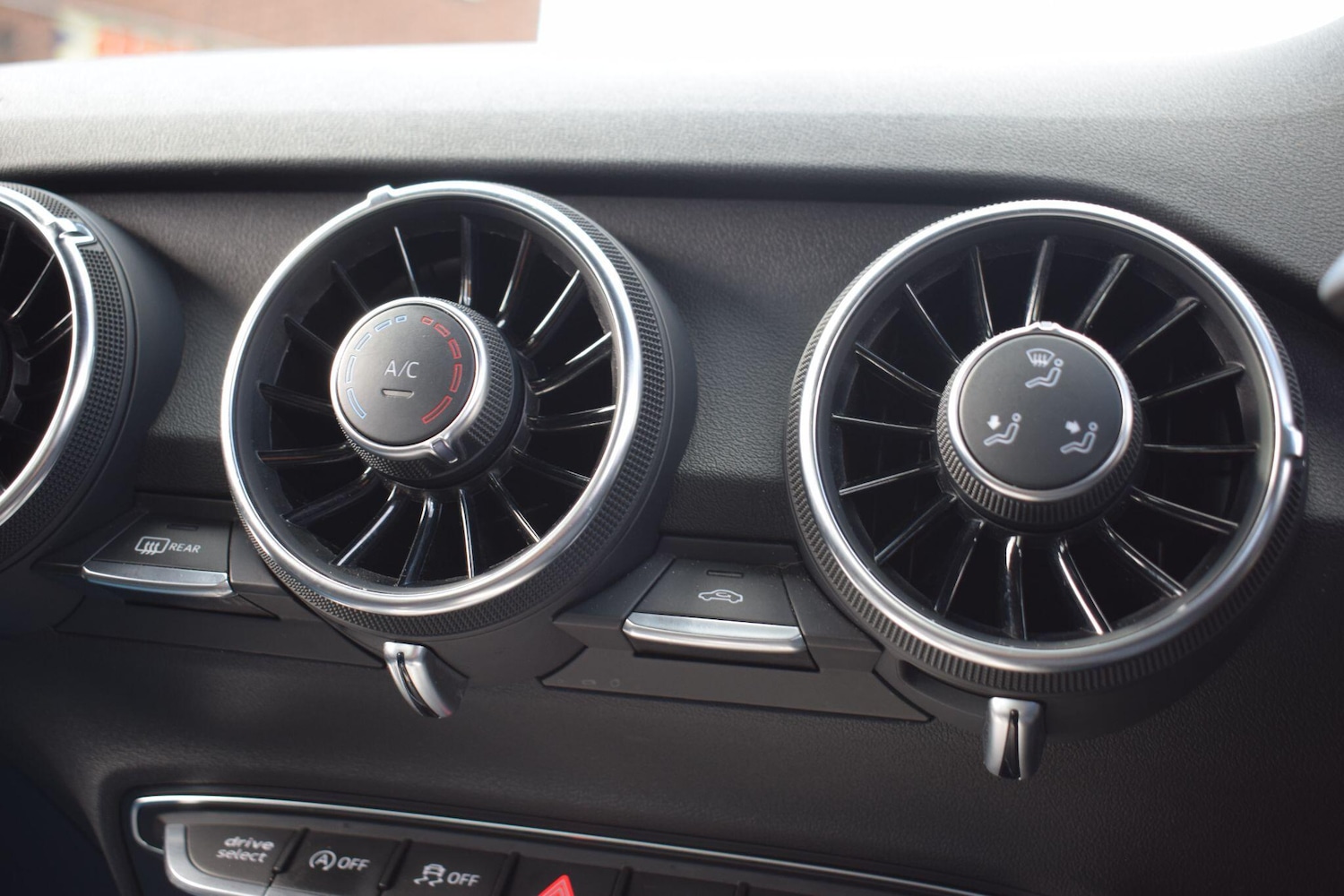 Used Audi TT 2023 for sale - 78058149: Photo 32