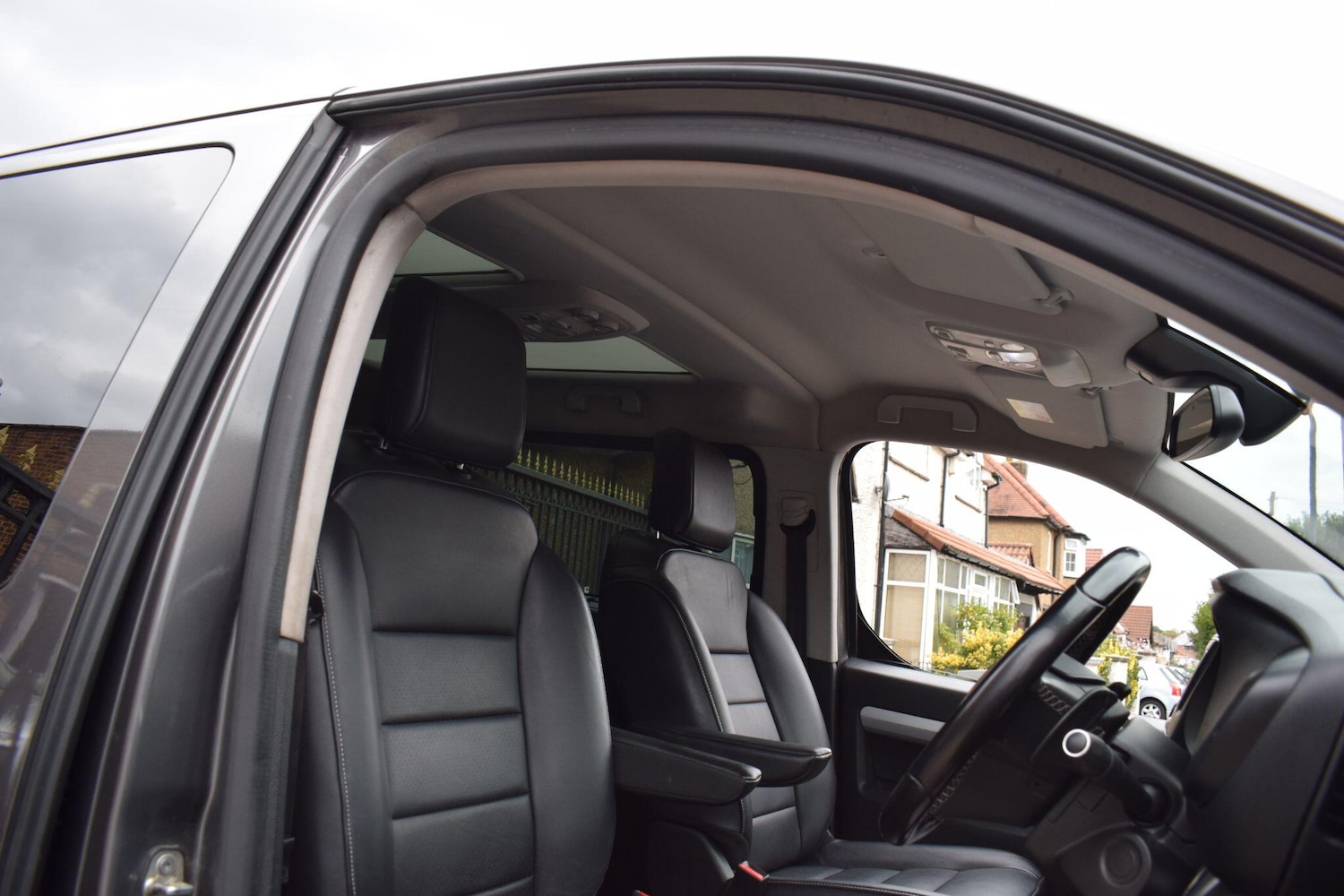 Used Peugeot Traveller 2020 for sale - 76085013: Photo 18