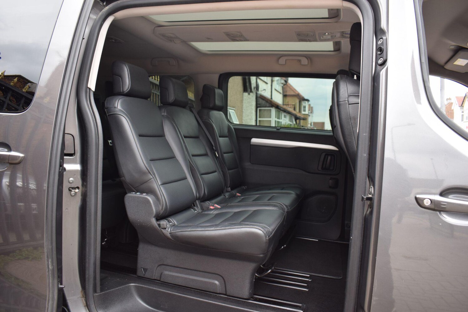 Used Peugeot Traveller 2020 for sale - 76085013: Photo 22