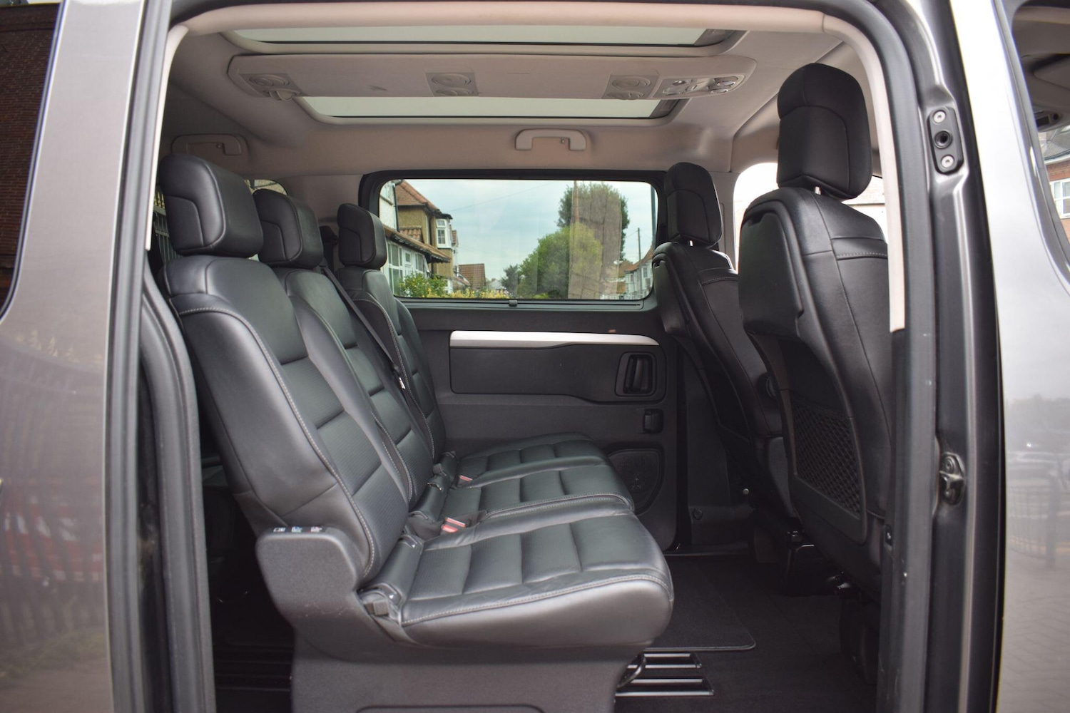 Used Peugeot Traveller 2020 for sale - 76085013: Photo 24