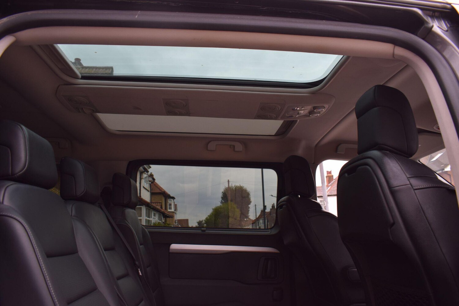 Used Peugeot Traveller 2020 for sale - 76085013: Photo 26