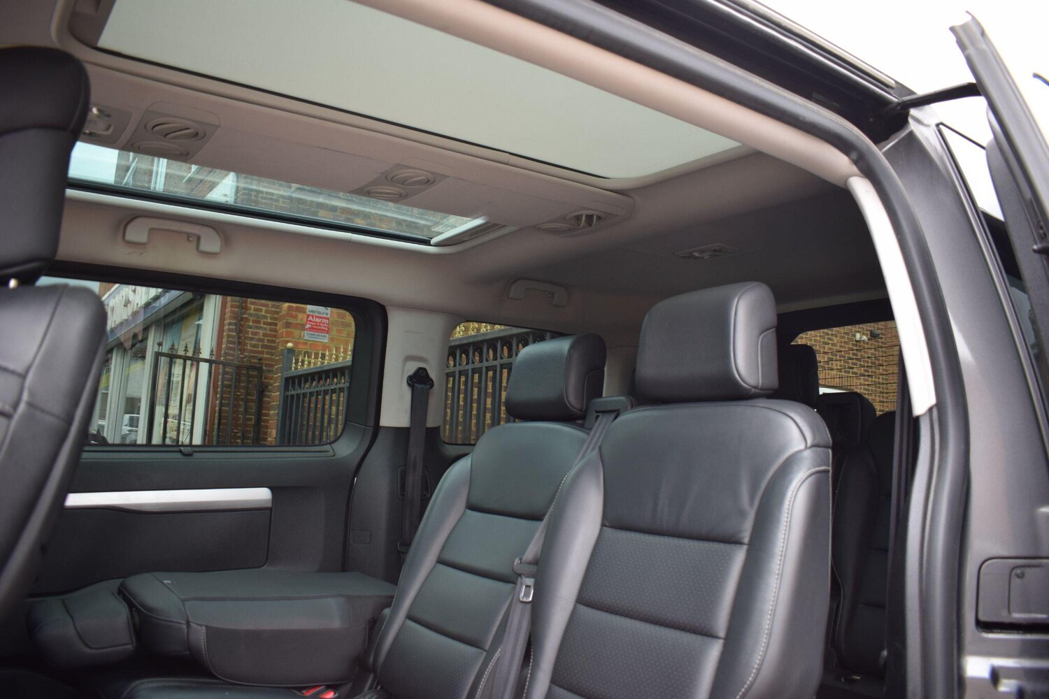 Used Peugeot Traveller 2020 for sale - 76085013: Photo 40