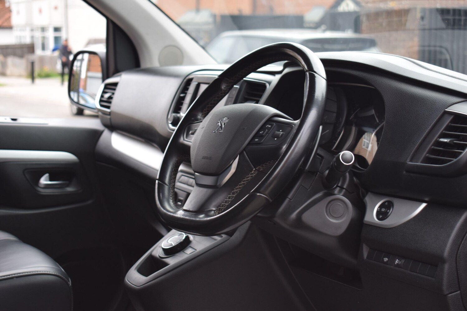 Used Peugeot Traveller 2020 for sale - 76085013: Photo 5