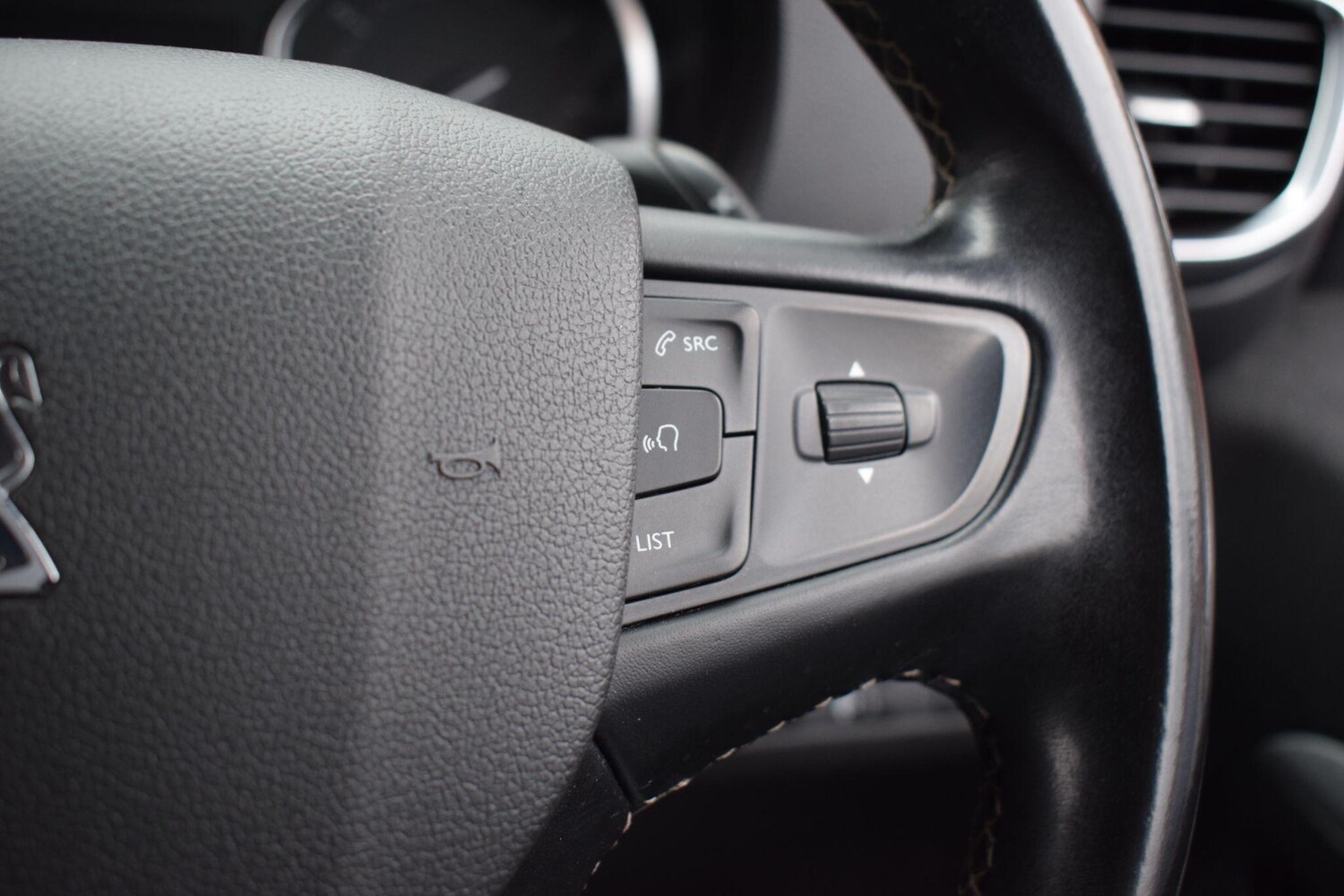 Used Peugeot Traveller 2020 for sale - 76085013: Photo 51