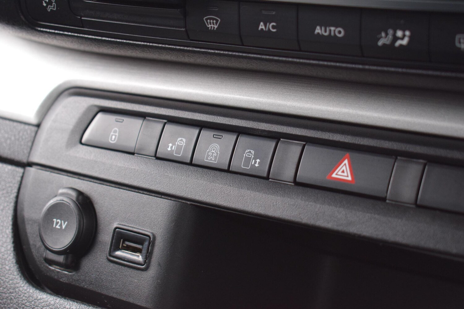 Used Peugeot Traveller 2020 for sale - 76085013: Photo 54