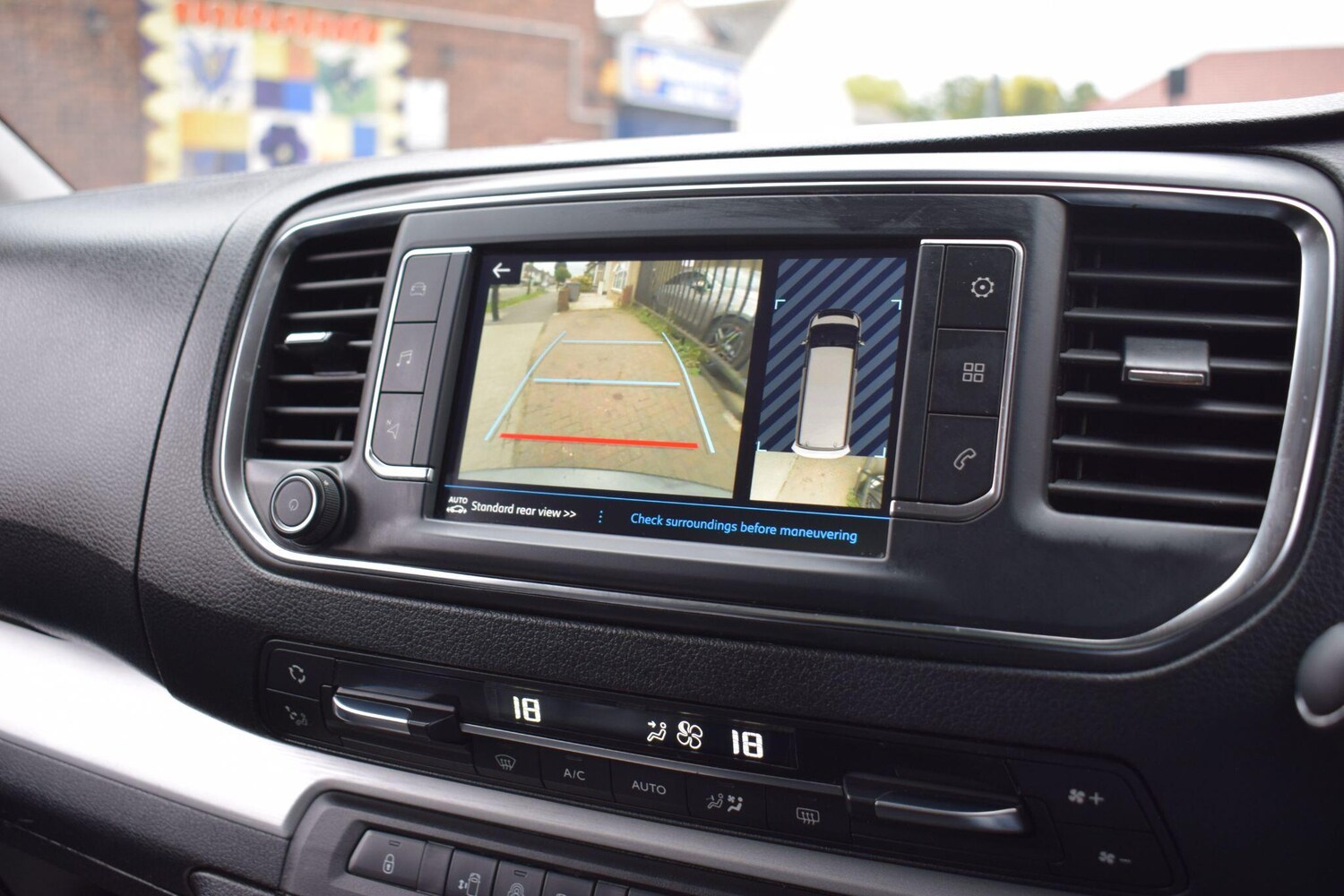 Used Peugeot Traveller 2020 for sale - 76085013: Photo 59