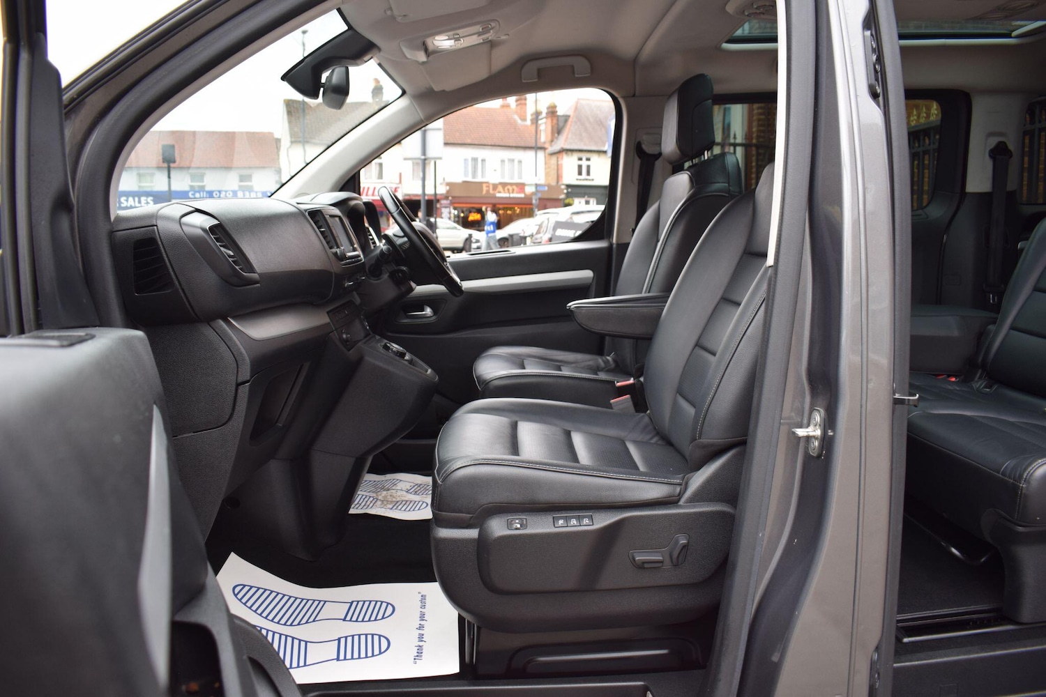 Used Peugeot Traveller 2020 for sale - 76085013: Photo 9