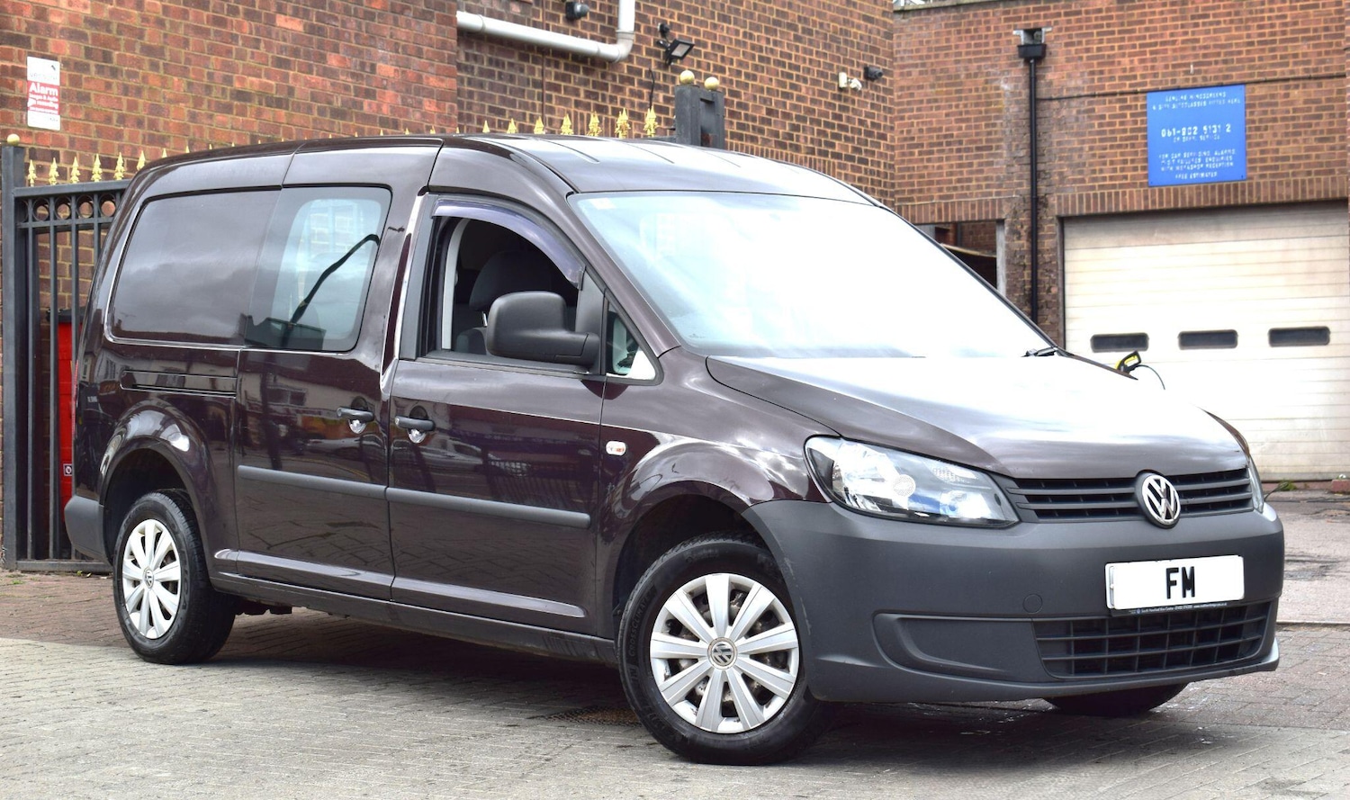 Used Volkswagen Caddy Maxi Life 2013 for sale - 76715397: Photo 1