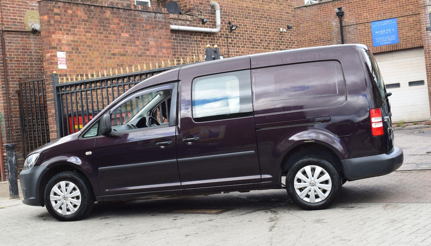Used Volkswagen Caddy Maxi Life 2013 for sale - 76715397: Photo 10