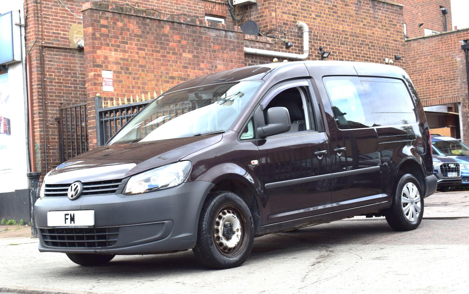Used Volkswagen Caddy Maxi Life 2013 for sale - 76715397: Photo 11