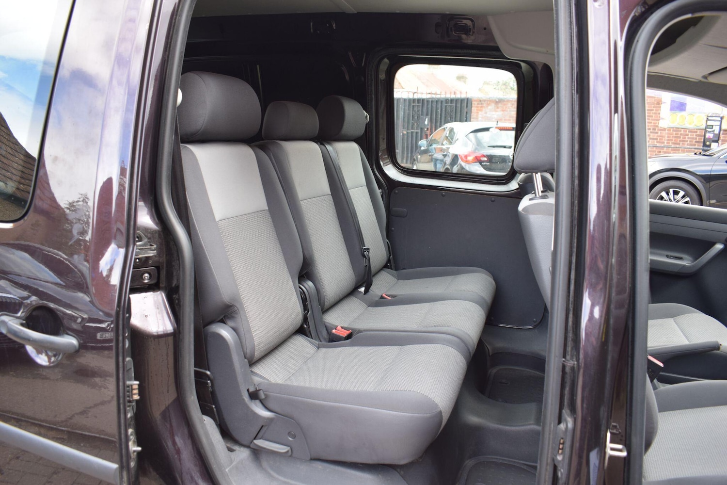 Used Volkswagen Caddy Maxi Life 2013 for sale - 76715397: Photo 14