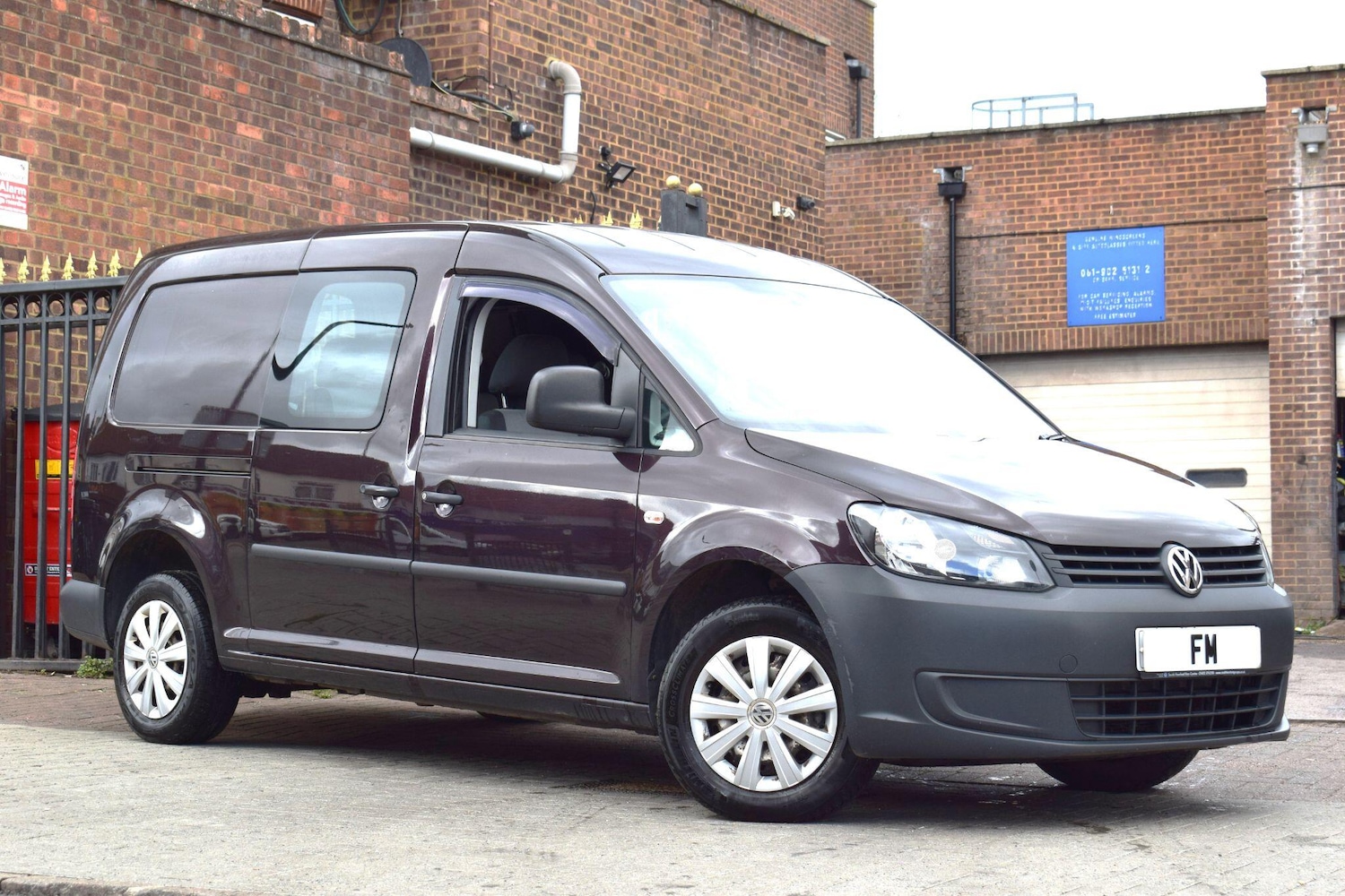 Used Volkswagen Caddy Maxi Life 2013 for sale - 76715397: Photo 6