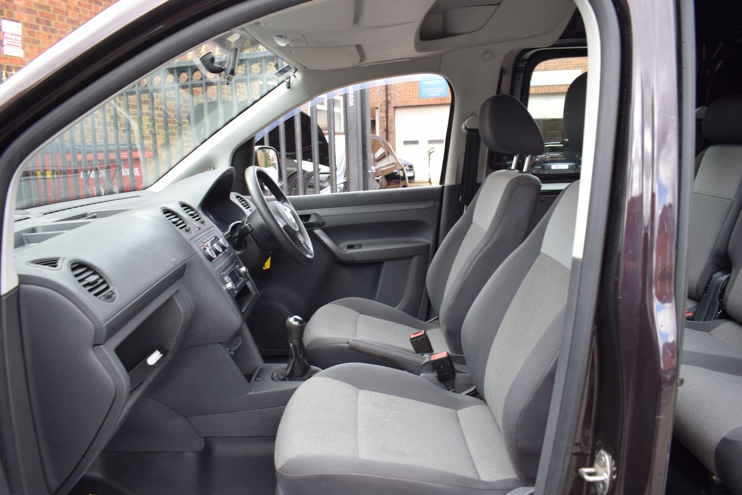 Used Volkswagen Caddy Maxi Life 2013 for sale - 76715397: Photo 7