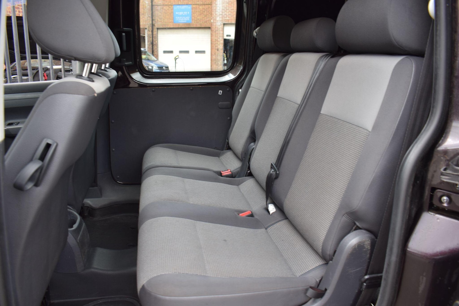 Used Volkswagen Caddy Maxi Life 2013 for sale - 76715397: Photo 9