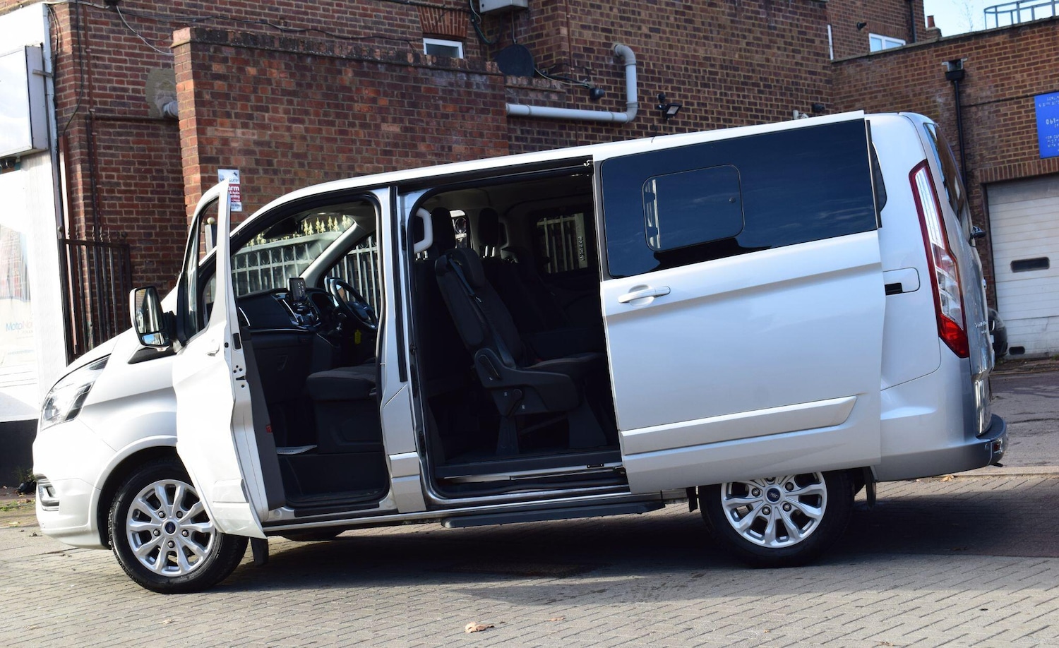 Used Ford Tourneo Custom 2023 for sale - 76388288: Photo 10