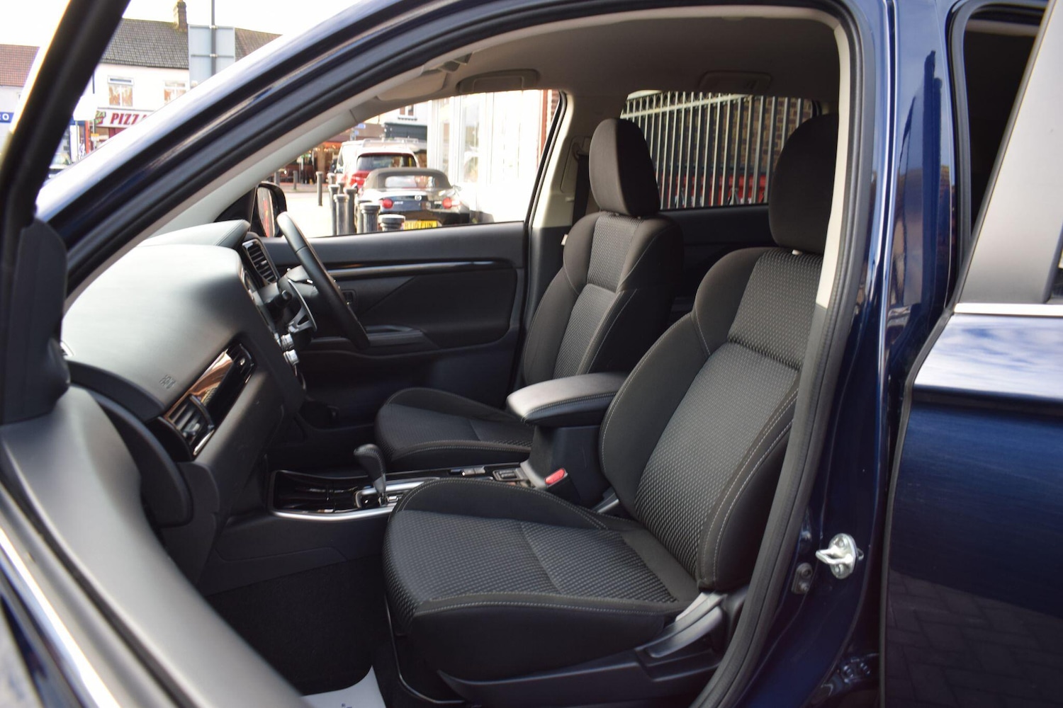 Used Mitsubishi Outlander 2020 for sale - 76832584: Photo 12