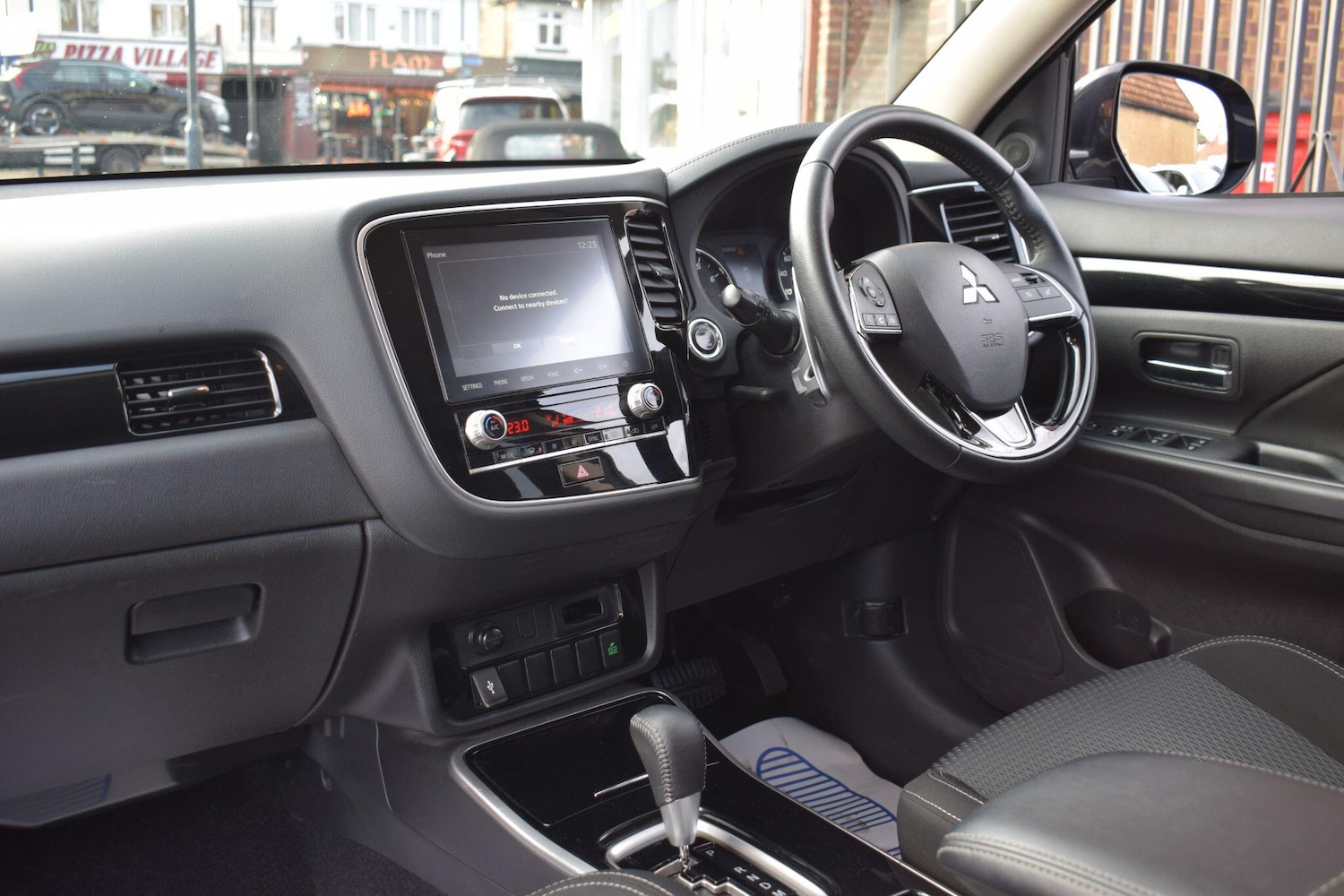 Used Mitsubishi Outlander 2020 for sale - 76832584: Photo 2