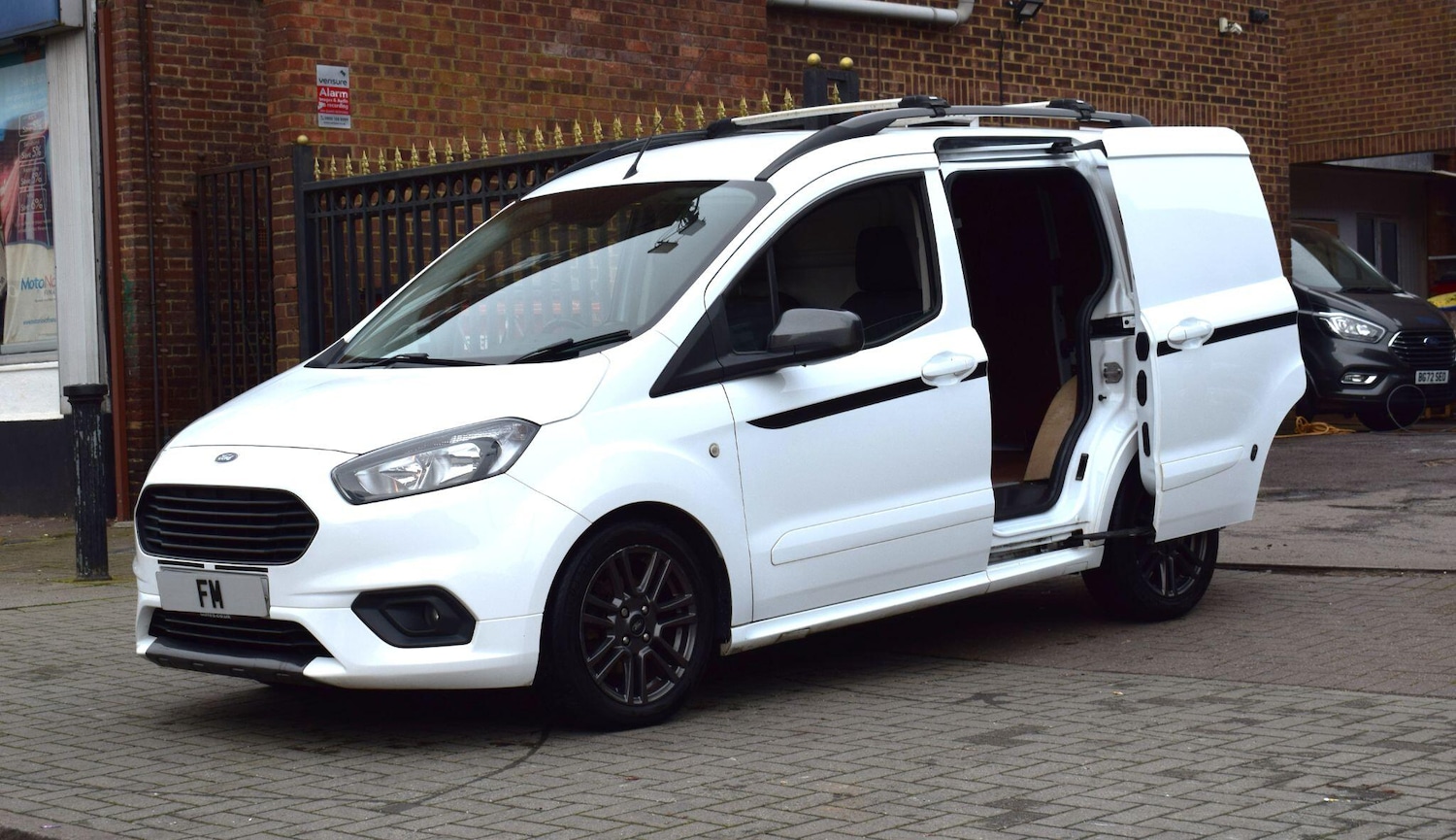 Used Ford Transit Courier for sale - 77807838: Photo 19