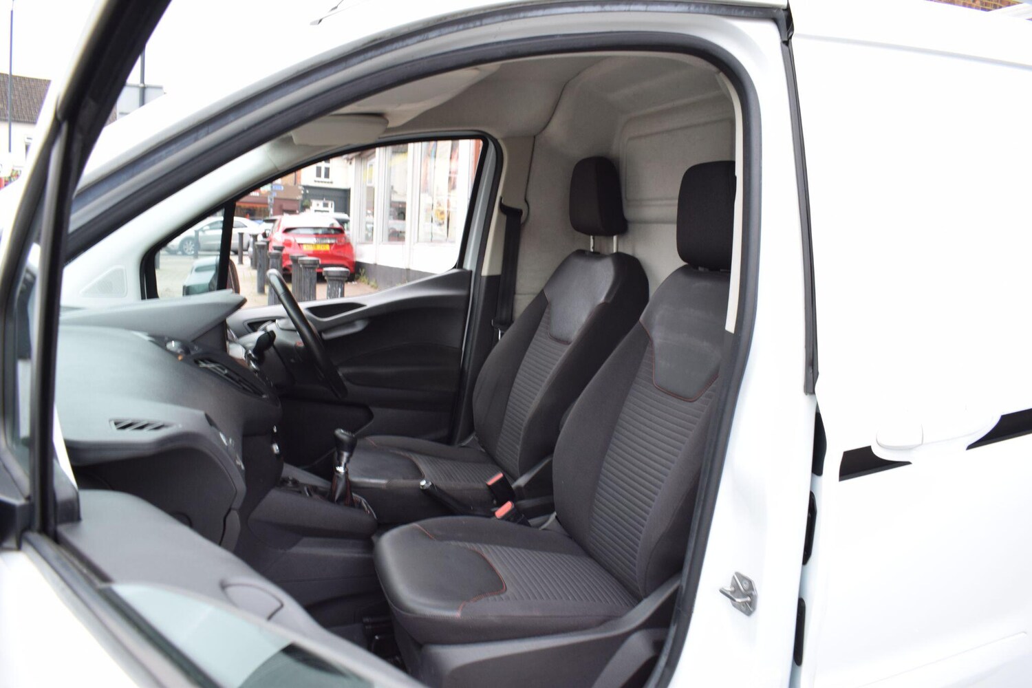 Used Ford Transit Courier for sale - 77807838: Photo 24