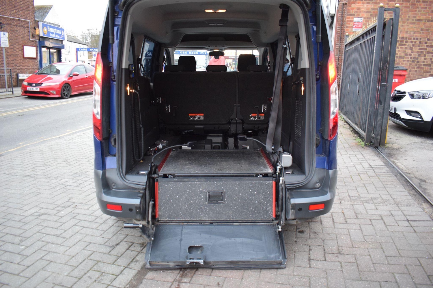 Used Ford Grand Tourneo Connect 2018 for sale - 77057373: Photo 11