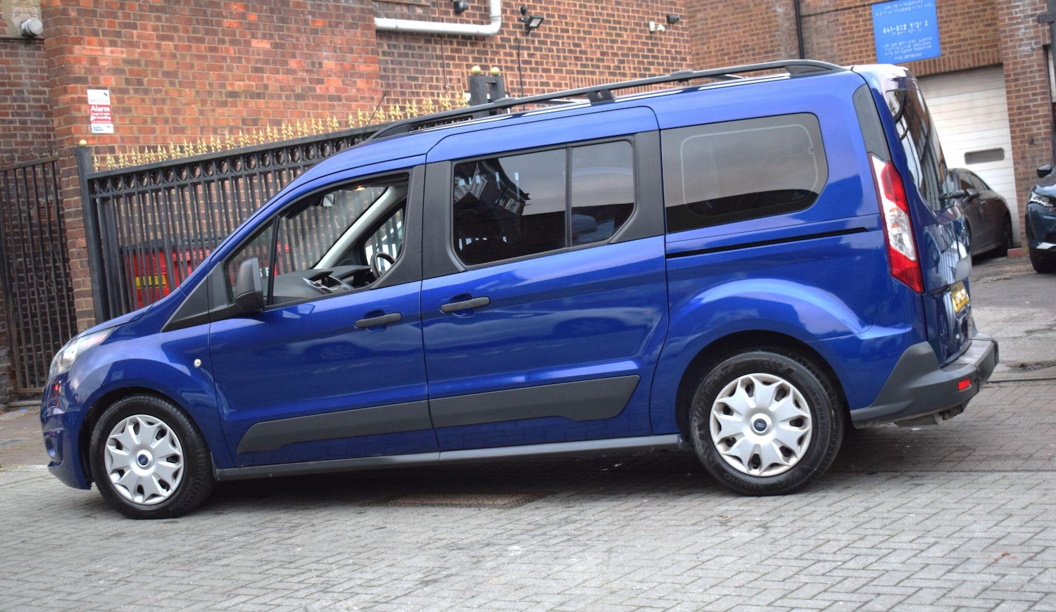 Used Ford Grand Tourneo Connect 2018 for sale - 77057373: Photo 26