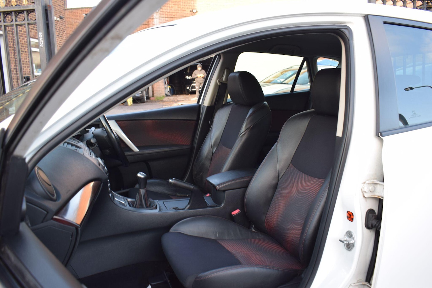 Used Mazda Mazda3 2009 for sale - 76585201: Photo 7