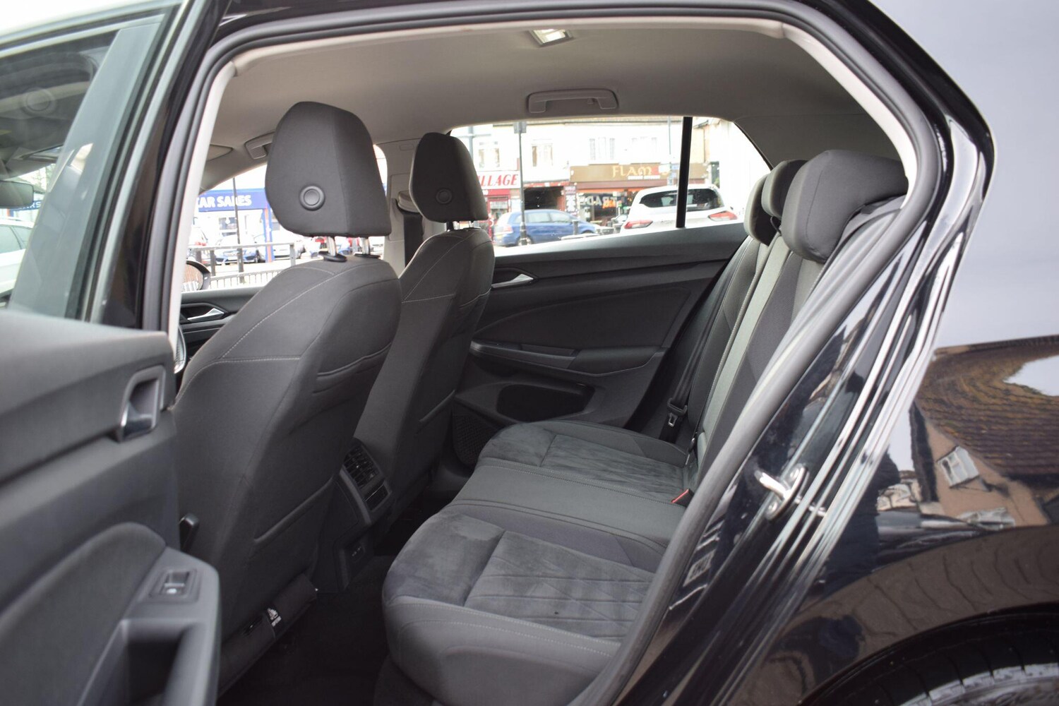 Used Volkswagen Golf 2022 for sale - 77586679: Photo 11