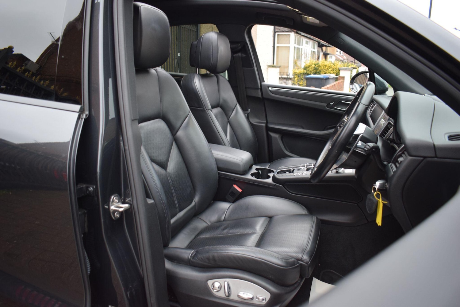 Used Porsche Macan 2017 for sale - 77253956: Photo 32