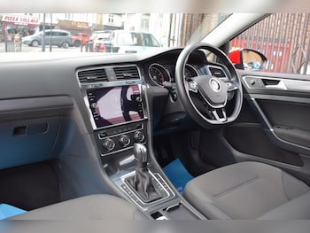 Used Volkswagen Golf 2019 for sale - 78058178: Photo