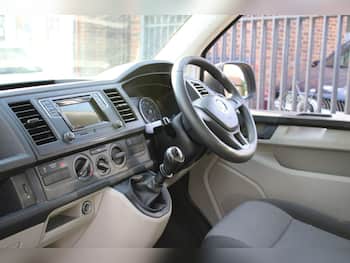 Used Volkswagen Transporter 2019 for sale - 79874419: Photo