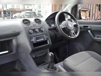 Used Volkswagen Caddy Maxi 2013 for sale - 76214848: Photo