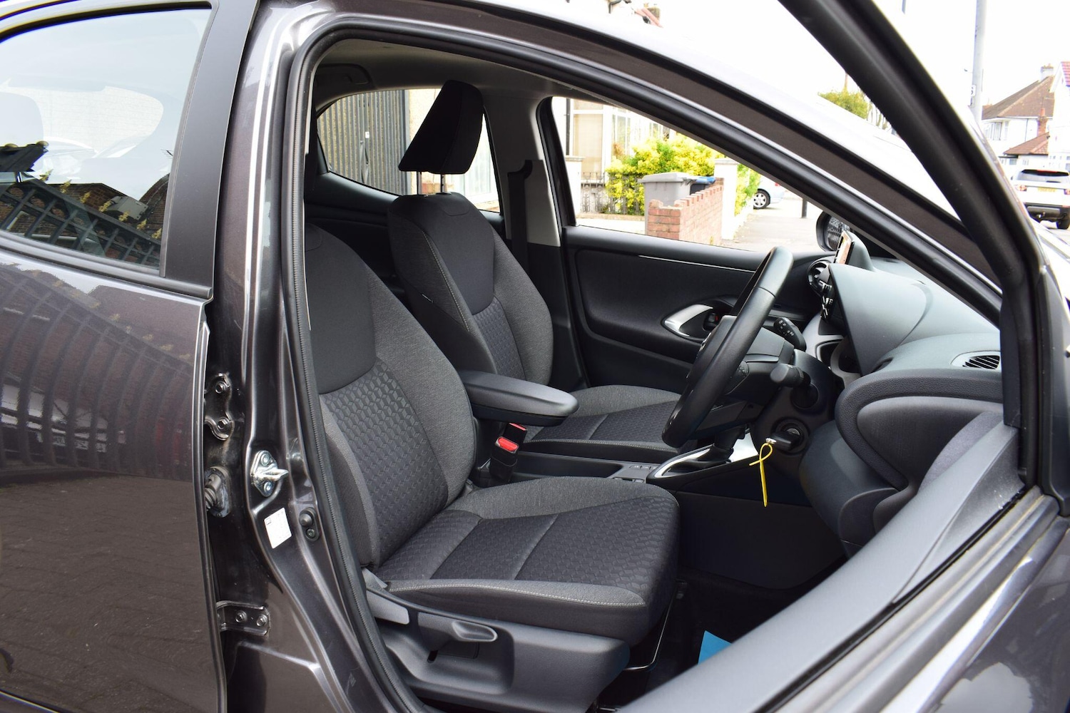 Used Toyota Yaris 2023 for sale - 78185449: Photo 35