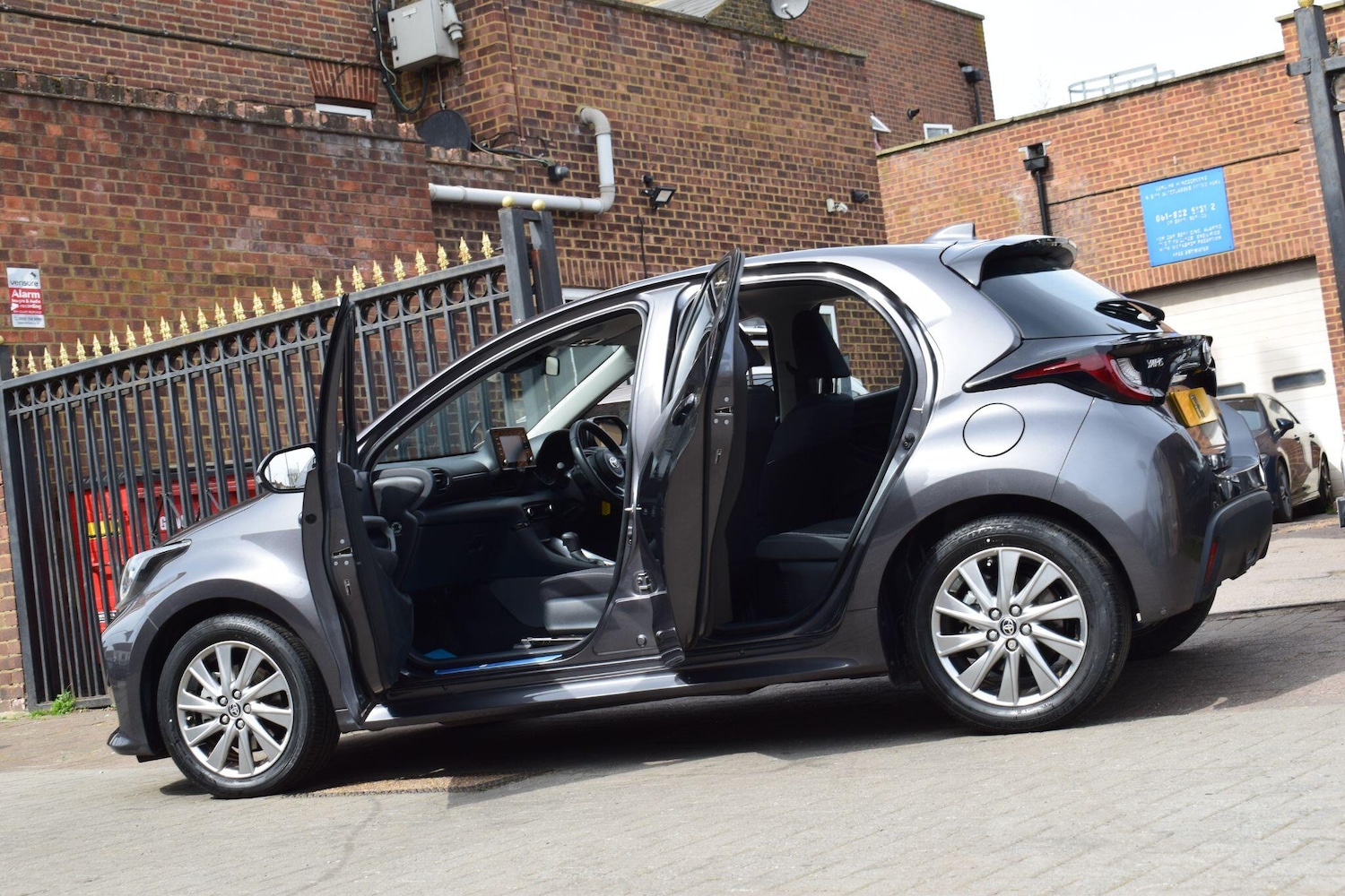 Used Toyota Yaris 2023 for sale - 78185449: Photo 9