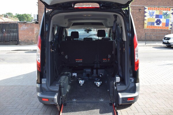 Used Ford Grand Tourneo Connect 2018 for sale - 75646553: Photo 16