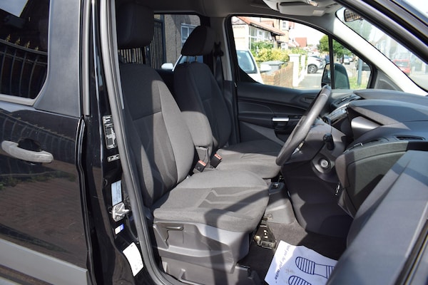 Used Ford Grand Tourneo Connect 2018 for sale - 75646553: Photo 17