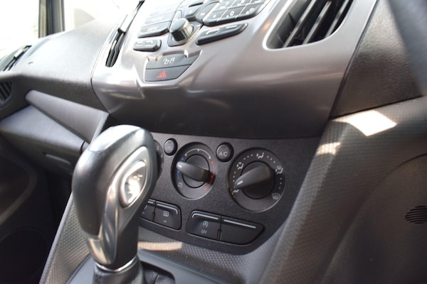 Used Ford Grand Tourneo Connect 2018 for sale - 75646553: Photo 32
