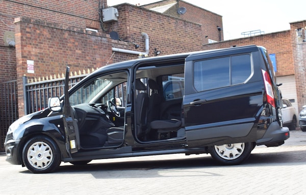 Used Ford Grand Tourneo Connect 2018 for sale - 75646553: Photo 6