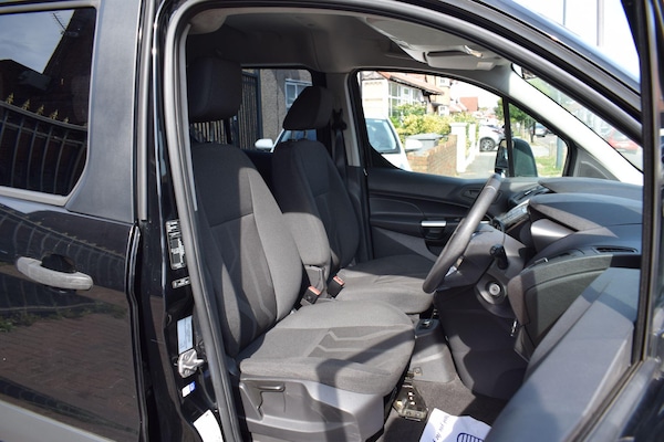 Used Ford Grand Tourneo Connect 2018 for sale - 75646553: Photo 9
