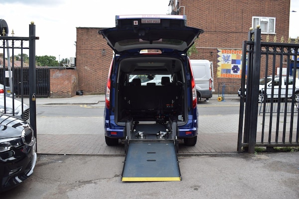 Used Ford Grand Tourneo Connect 2018 for sale - 75378180: Photo 12
